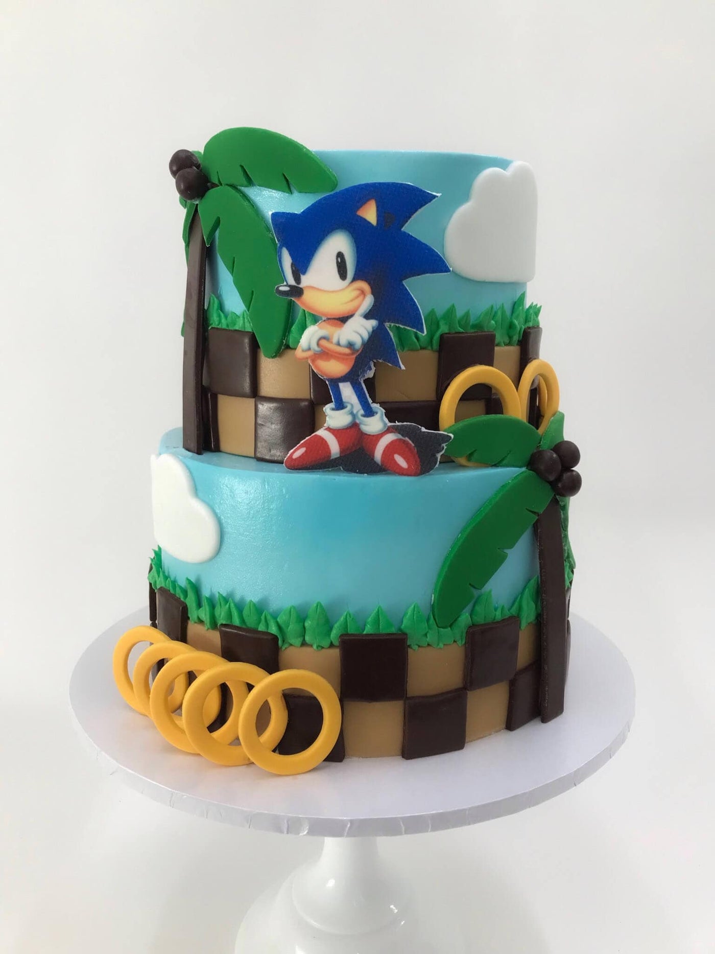 3D Sonic Cake with Figurine